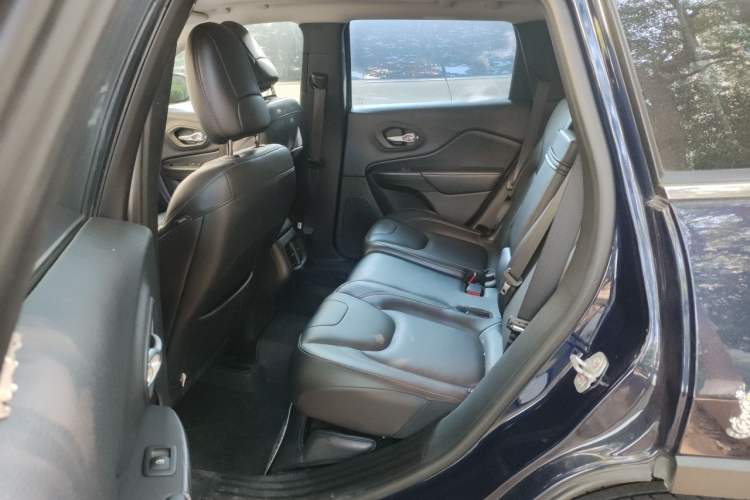 Used Jeep Cherokee 2016 2.4L Professional Smart Version Left Rear Seat