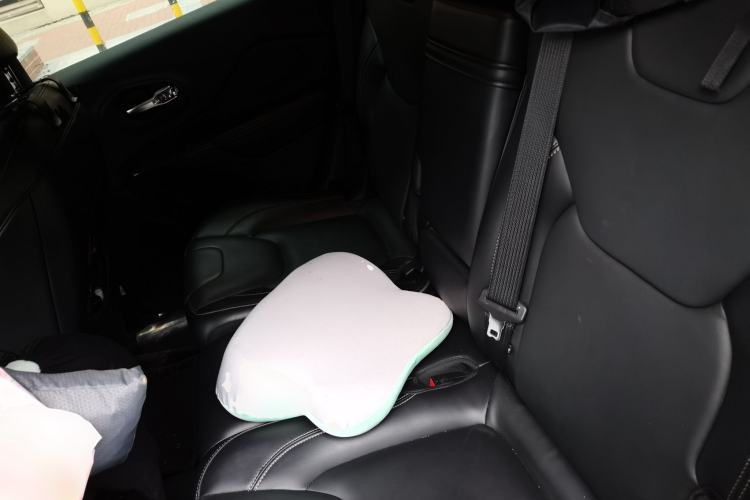 Used Jeep Cherokee 2016 2.4L Professional Edition Left Rear Seat