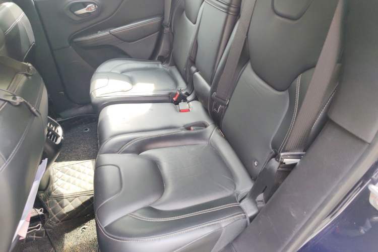 Used Jeep Cherokee 2016 2.4L Leading Smart Version Left Rear Seat