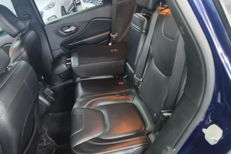 Used Jeep Cherokee 2016 2.0L Superior Edition Left Rear Seat
