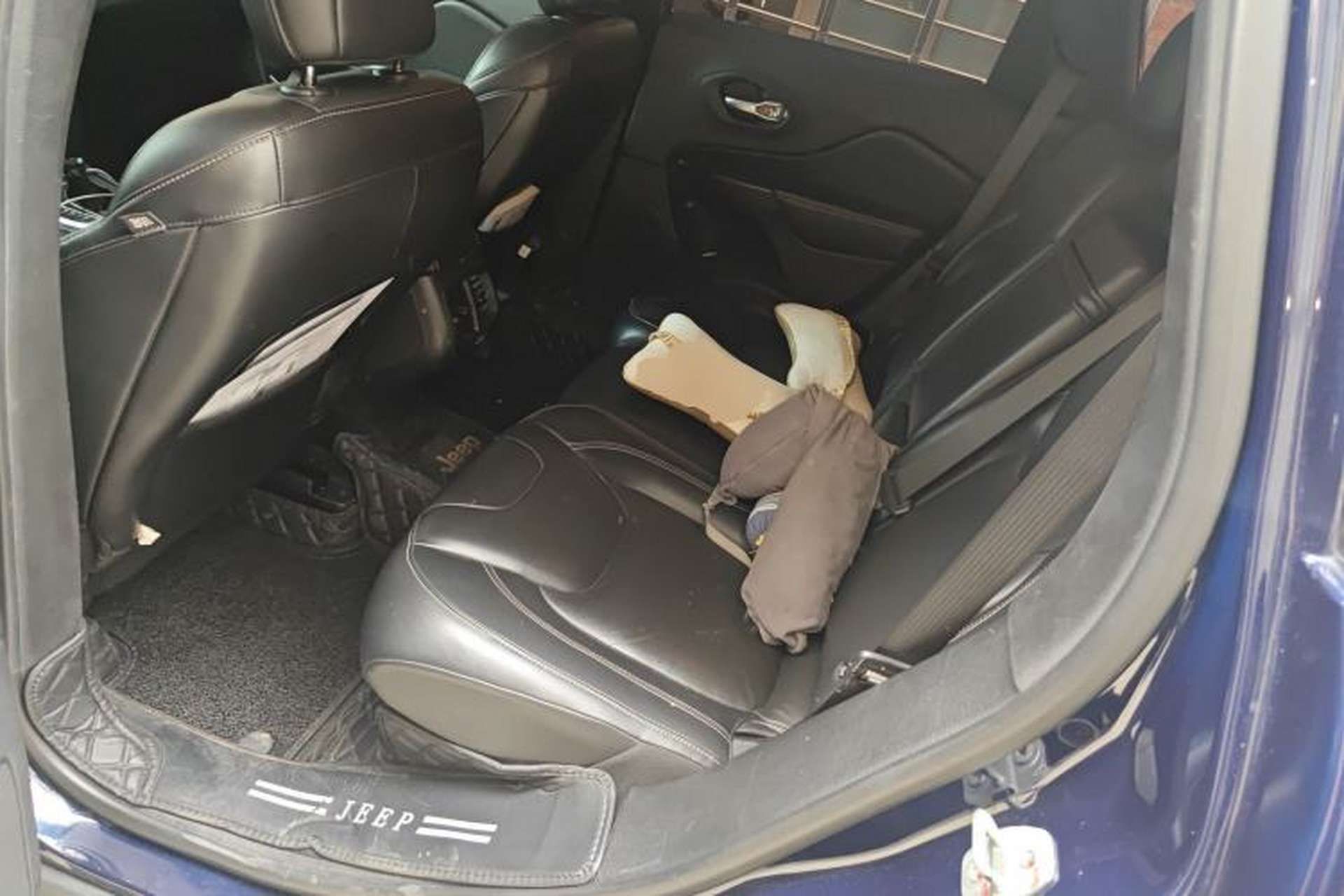 Used Jeep Cherokee 2016 2.4L Professional Edition Left Rear Seat