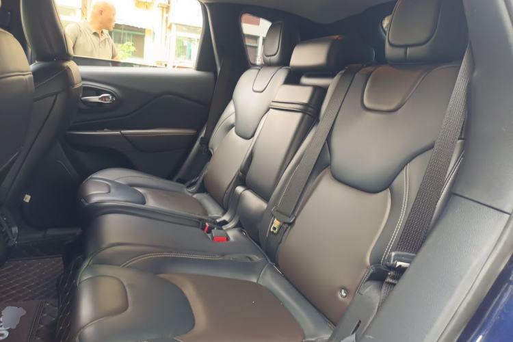 Used Jeep Cherokee 2016 2.4L Leading Edition Left Rear Seat