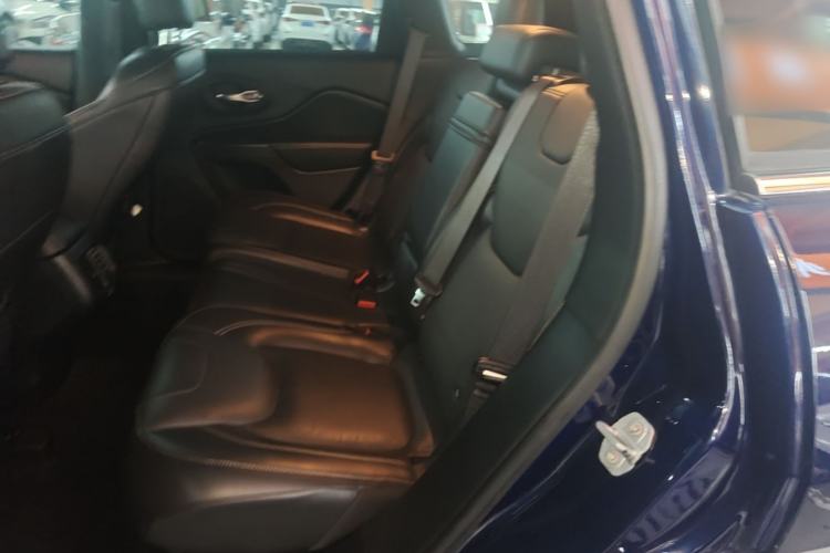 Used Jeep Cherokee 2016 2.0L Superior Edition Left Rear Seat