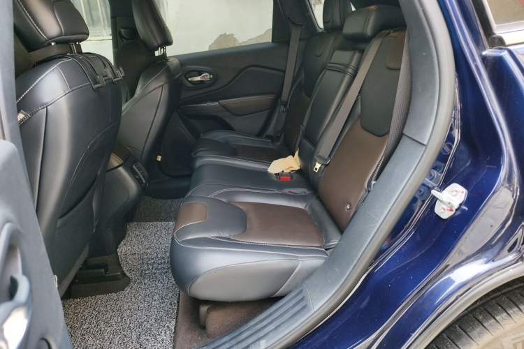 Used Jeep Cherokee 2016 2.4L Leading Edition Left Rear Seat