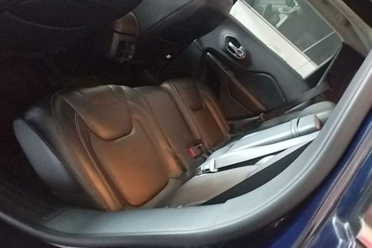 Used Jeep Cherokee 2016 2.4L Professional Edition Left Rear Seat