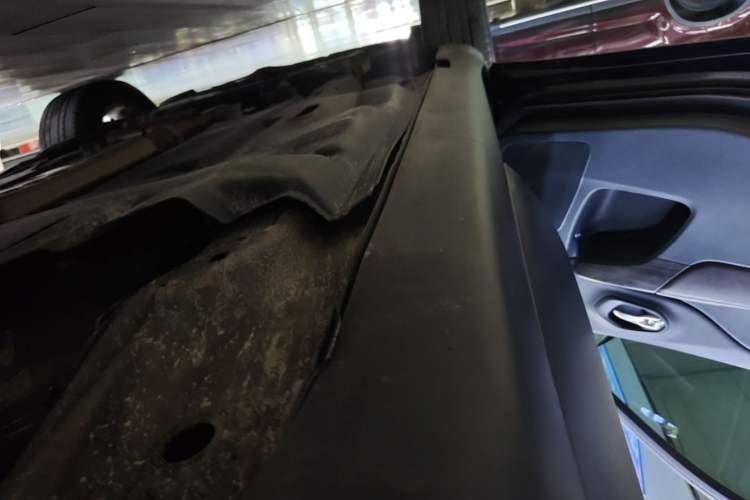 Used Jeep Cherokee 2016 2.4L Leading Smart Version Left Side Sill