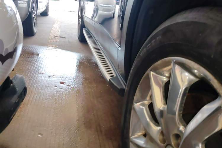 Used Jeep Cherokee 2016 2.4L Superior Edition Left Side Sill