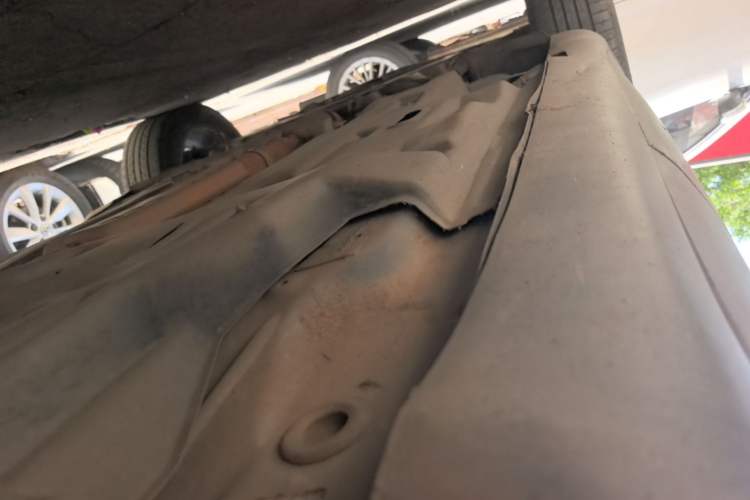 Used Jeep Cherokee 2016 2.4L Superior Edition Left Side Sill