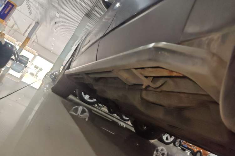 Used Jeep Cherokee 2016 2.4L Superior Edition Left Side Sill