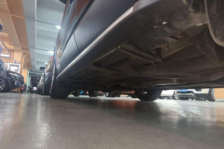 Used Jeep Cherokee 2016 2.0L Superior Edition Left Side Sill