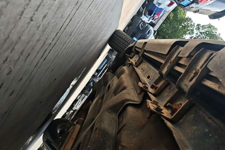 Used Jeep Cherokee 2016 2.4L Professional Edition Left Side Sill