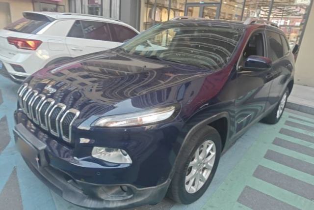 Used Jeep Cherokee 2016 2.0L Superior Edition