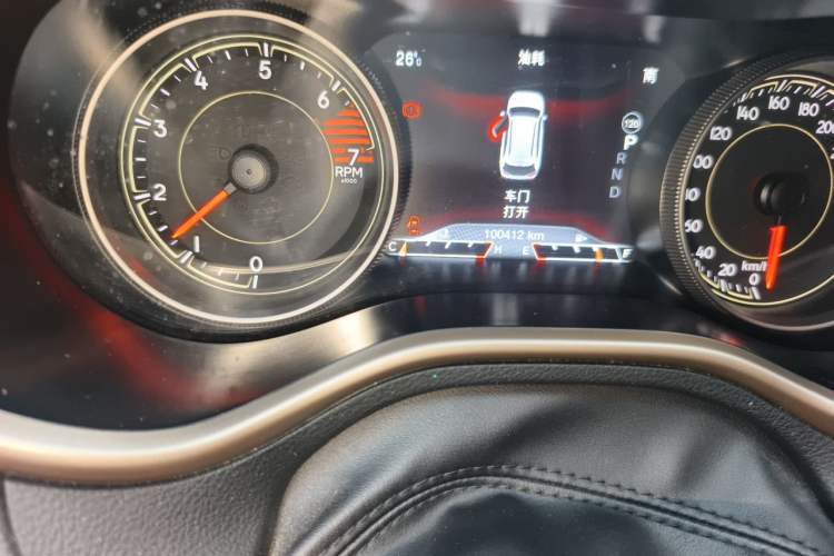 Used Jeep Cherokee 2016 2.0L Superior Edition Odometer Close Up