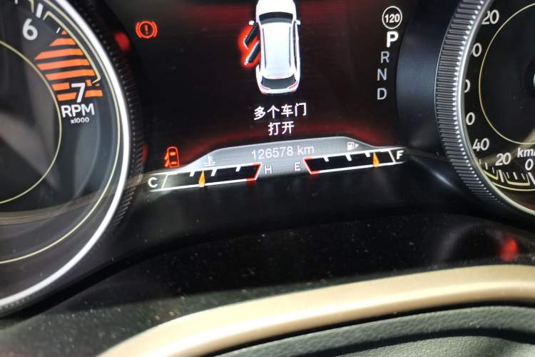 Used Jeep Cherokee 2016 2.4L Professional Smart Version Odometer Close Up