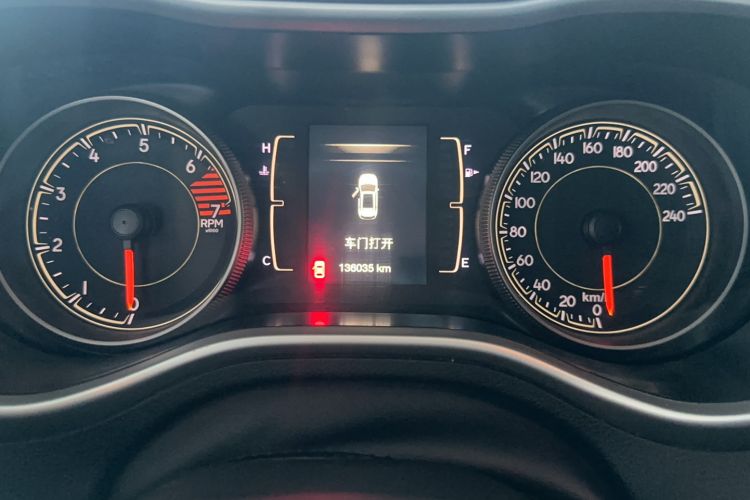 Used Jeep Cherokee 2016 2.4L Leading Edition Odometer Close Up