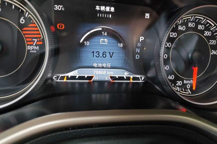 Used Jeep Cherokee 2016 2.0L Smart Version Odometer Close Up