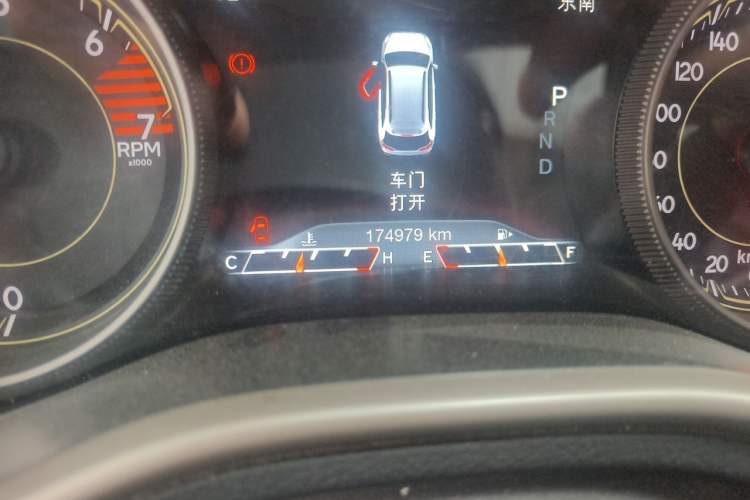 Used Jeep Cherokee 2016 2.0L Superior Edition Odometer Close Up