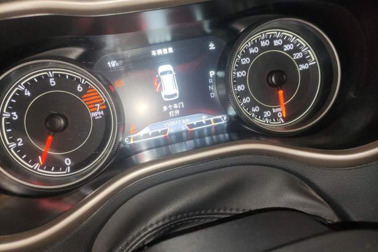 Used Jeep Cherokee 2016 2.0L Superior Edition Odometer Close Up