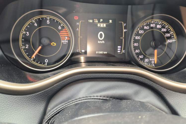 Used Jeep Cherokee 2016 2.4L Professional Edition Odometer Close Up