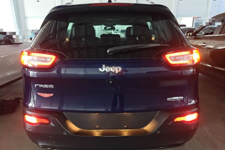 Used Jeep Cherokee 2016 2.0L Superior Edition Rear