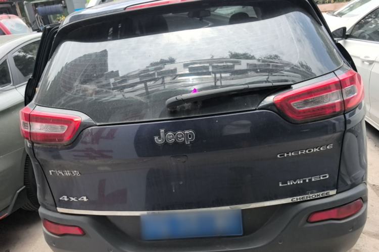 Used Jeep Cherokee 2016 2.4L Superior Edition Rear