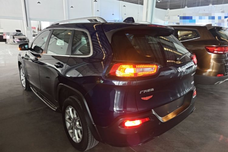 Used Jeep Cherokee 2016 2.0L Superior Edition Rear Left 45 Deg