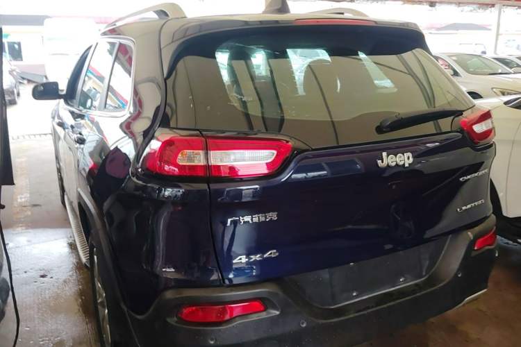 Used Jeep Cherokee 2016 2.4L Superior Edition Rear Left 45 Deg