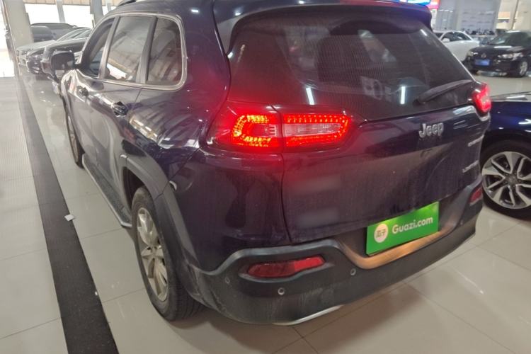 Used Jeep Cherokee 2016 2.4L Superior Edition Rear Left 45 Deg