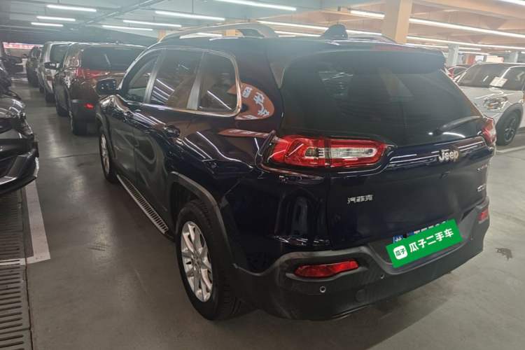 Used Jeep Cherokee 2016 2.0L Superior Edition Rear Left 45 Deg