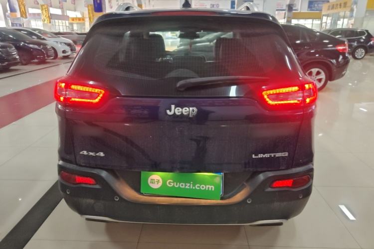 Used Jeep Cherokee 2016 2.4L Superior Edition Rear