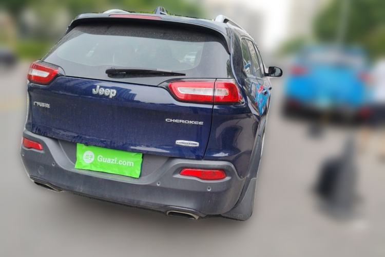 Used Jeep Cherokee 2016 2.4L Leading Edition Rear Right 45 Deg