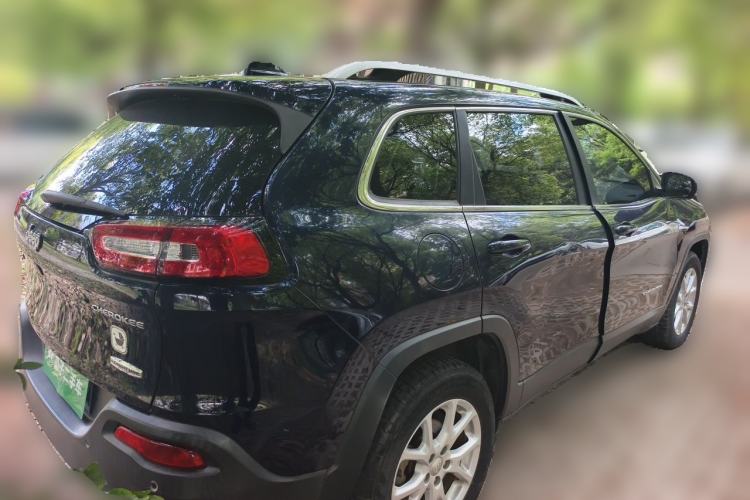 Used Jeep Cherokee 2016 2.0L Superior Edition Rear Right 45 Deg