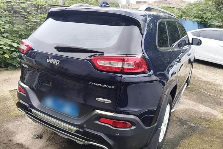 Used Jeep Cherokee 2016 2.0L Leading Edition Rear Right 45 Deg