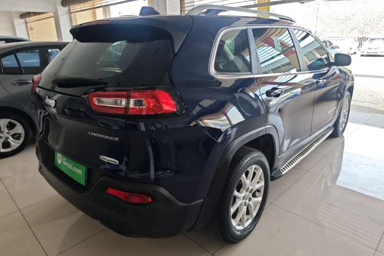 Used Jeep Cherokee 2016 2.0L Superior Edition Rear Right 45 Deg