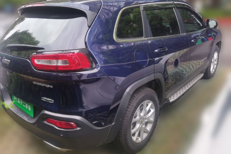 Used Jeep Cherokee 2016 2.4L Professional Smart Version Rear Right 45 Deg