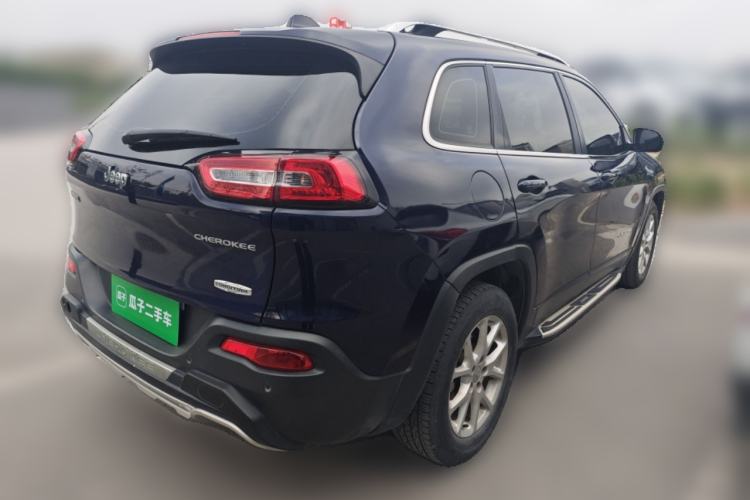 Used Jeep Cherokee 2016 2.4L Leading Edition Rear Right 45 Deg