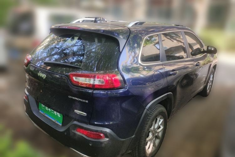 Used Jeep Cherokee 2016 2.4L Professional Smart Version Rear Right 45 Deg