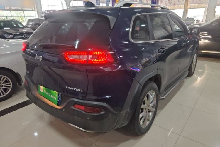 Used Jeep Cherokee 2016 2.4L Superior Edition Rear Right 45 Deg