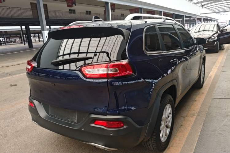 Used Jeep Cherokee 2016 2.4L Professional Smart Version Rear Right 45 Deg