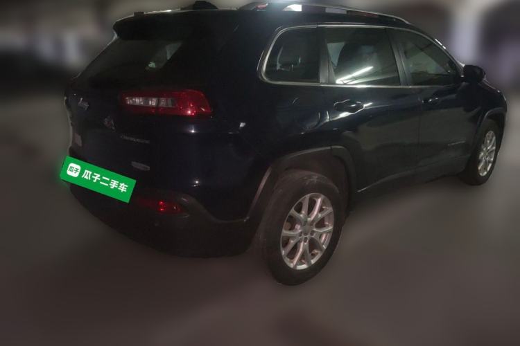 Used Jeep Cherokee 2016 2.0L Superior Edition Rear Right 45 Deg