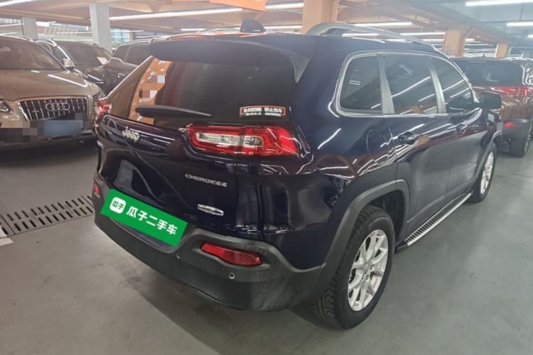 Used Jeep Cherokee 2016 2.0L Superior Edition Rear Right 45 Deg