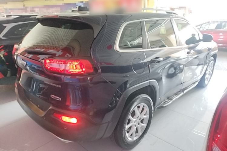Used Jeep Cherokee 2016 2.4L Professional Edition Rear Right 45 Deg