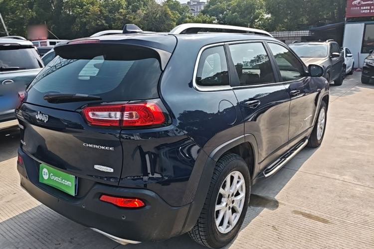 Used Jeep Cherokee 2016 2.4L Professional Edition Rear Right 45 Deg