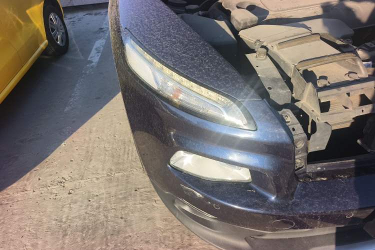 Used Jeep Cherokee 2016 2.4L Professional Smart Version Right Front Headlight