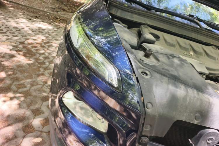 Used Jeep Cherokee 2016 2.0L Superior Edition Right Front Headlight