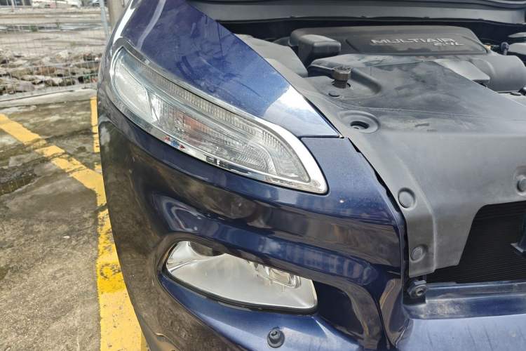 Used Jeep Cherokee 2016 2.4L Superior Edition Right Front Headlight