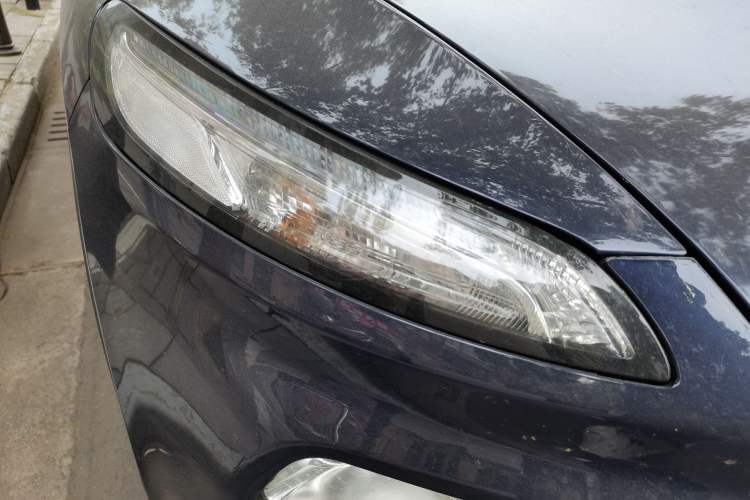 Used Jeep Cherokee 2016 2.4L Professional Edition Right Front Headlight