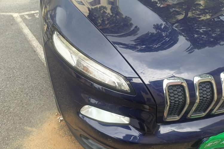 Used Jeep Cherokee 2016 2.4L Leading Edition Right Front Headlight
