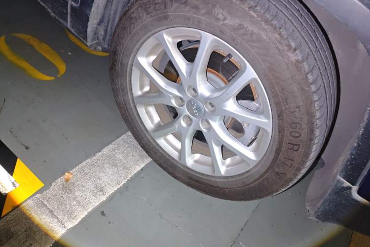 Used Jeep Cherokee 2016 2.4L Leading Edition
