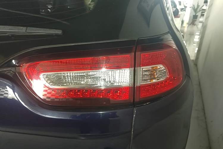 Used Jeep Cherokee 2016 2.4L Leading Smart Version Right Rear Taillight